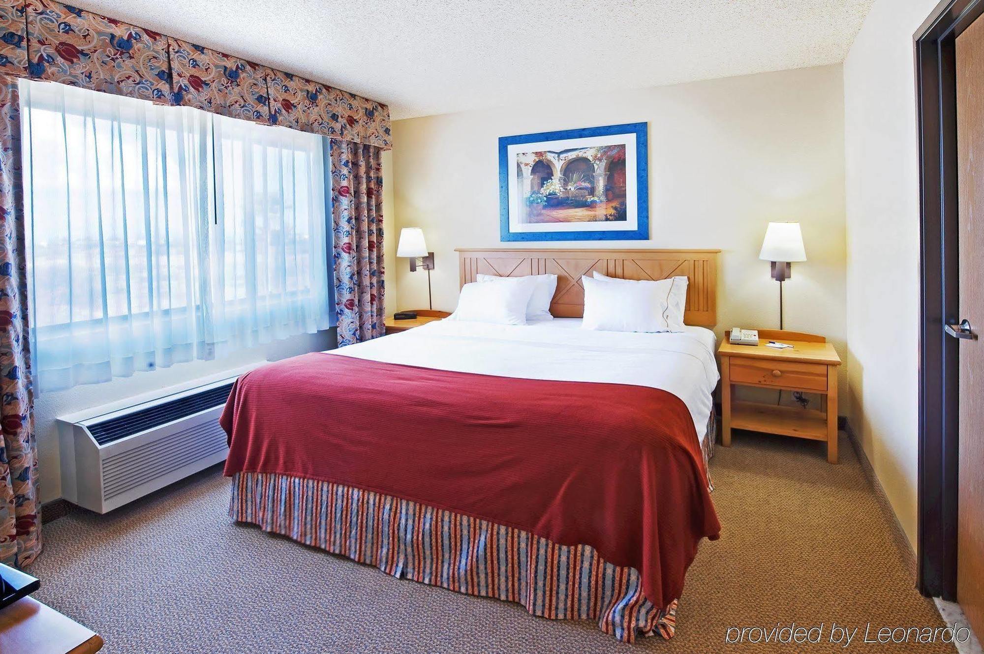 Red Lion Inn & Suites Goodyear Room photo